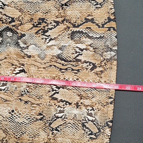 3/$12 Torrid animal print tee - Picture 7 of 7